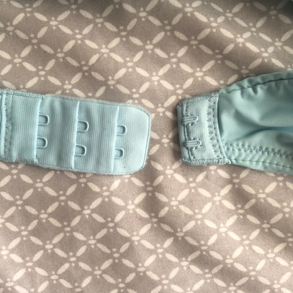 Victoria’s Secret Lightly Padded Conversion Bra - Picture 3 of 6